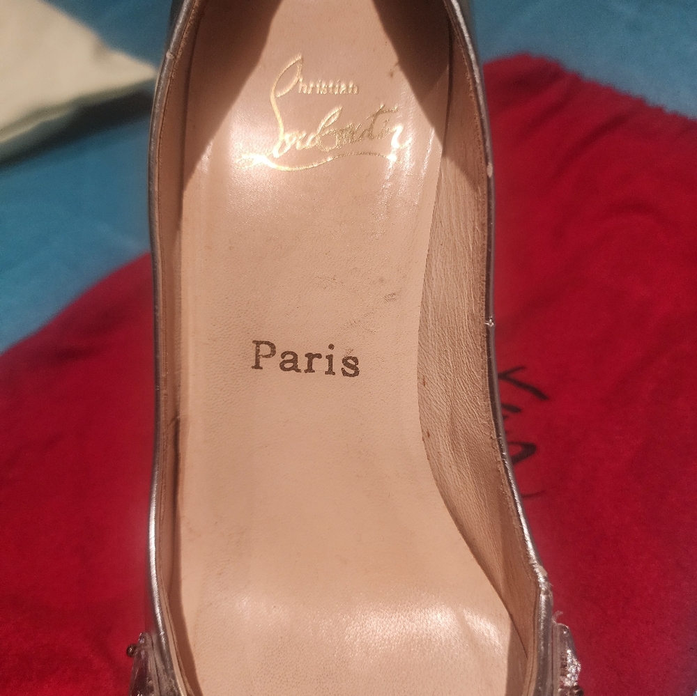 Authentic Christian louboutin bling pump size 38. Dust bag only, no box. - Picture 10 of 14